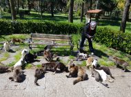 SOKAĞA ÇIKMA YASAĞINDA BİLE DOYURUYORLAR!