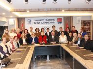 CHP’Lİ KADINLARDAN ATATÜRK’E ŞÜKRAN